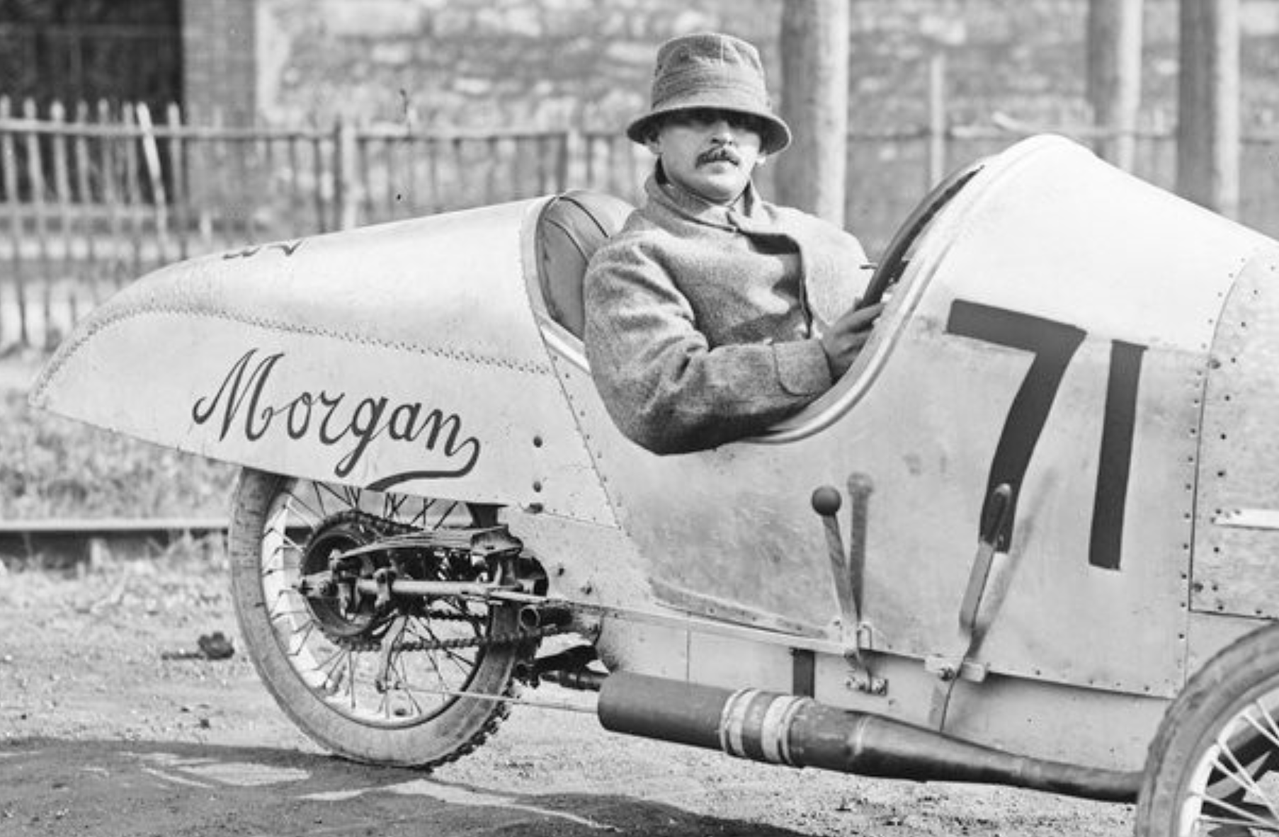 Roger Darmont, un des précurseurs de l'import des Morgan en France. Photo Gallica - BNF